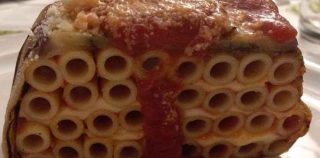 Pasta con le melanzane, la ricetta (quasi) perfetta