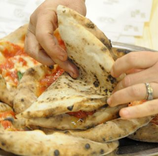 “Come un giorno a Napoli”, il nuovo concept di Rossopomodoro