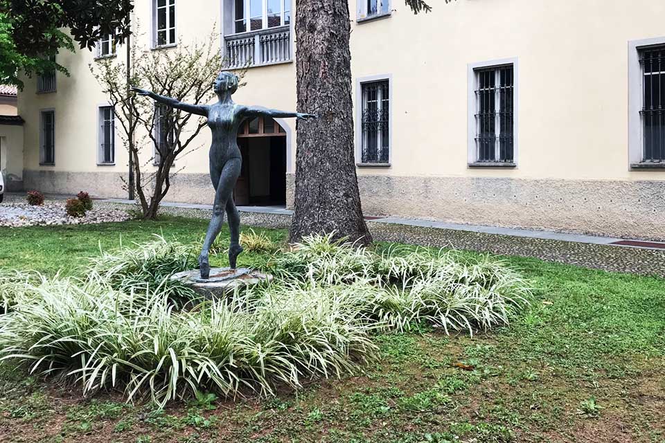 Acqui Terme danzatrice statua