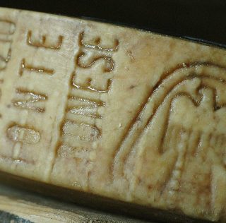 MALGA LESSINIA , ALTOPIANO DELLA LESSINIA SOPRA ERBEZZO (VERONA) 29 Luglio 2004 Produzione del formaggio DOP Monte Veronese , bestiame all'alpeggio e immagini dell'altipiano © Franco Tanel/D-Day Formaggi. Assaggio di Monte Veronese e la prova a casa con ricetta antispreco