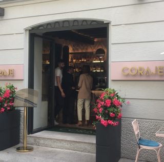 Il ristorante Coraje di Agustina Gandolfo e Lautaro Martinez: foto e menu